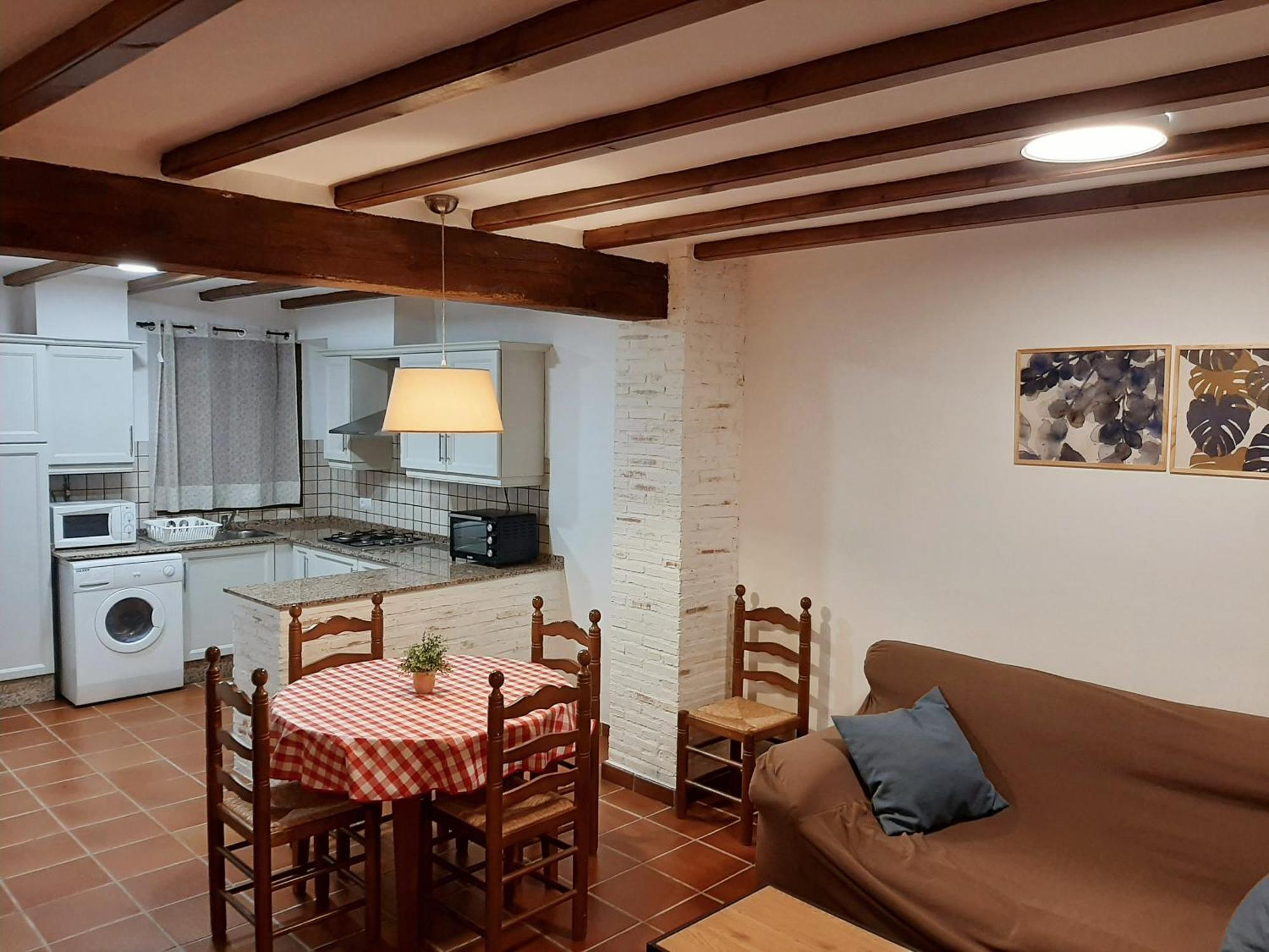 Apartment Masia De San Juan - Casas Numero 2 Y 4, Con Piscina En Masia Fortificada
